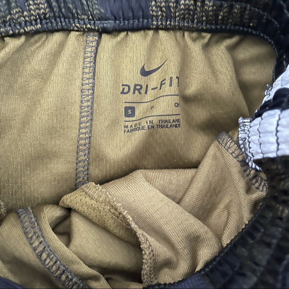 Nike shorts - Picture 5 of 7